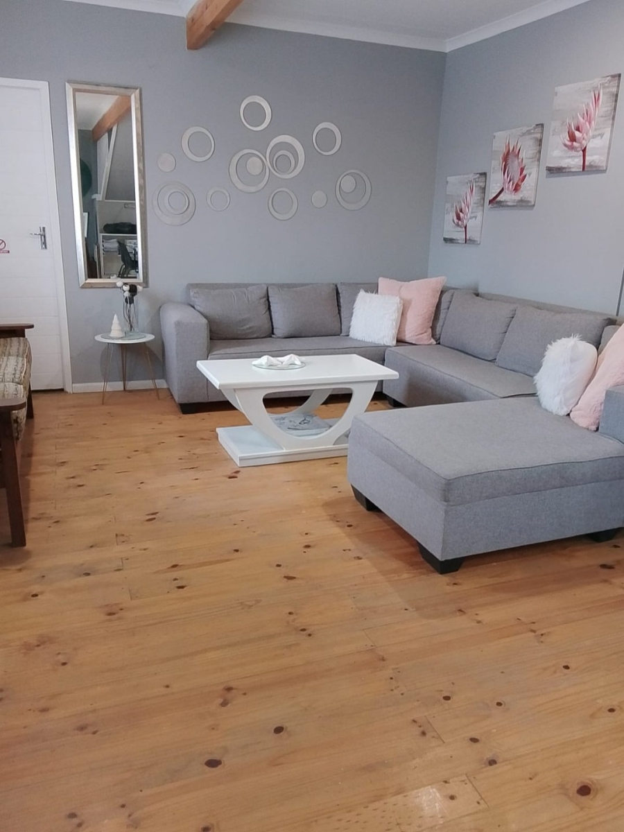 4 Bedroom Property for Sale in Kleinkrantz Western Cape